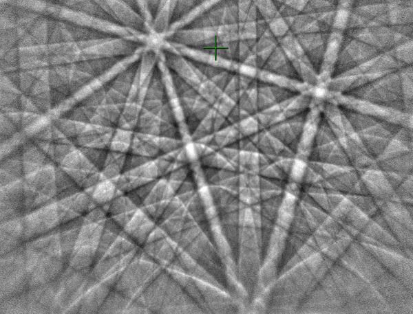 从铁素体样品中采集的EBSD花样,短工作距离的花样中心高。从铁素体样品中采集的EBSD花样,标准的工作距离的花样中心最佳。从铁素体样品中采集的EBSD花样,长工作距离的花样中心低。 从铁素体样品中采集的EBSD花样,短工作距离的花样中心高。从铁素体样品中采集的EBSD花样,标准的工作距离的花样中心最佳。从铁素体样品中采集的EBSD花样,长工作距离的花样中心低。